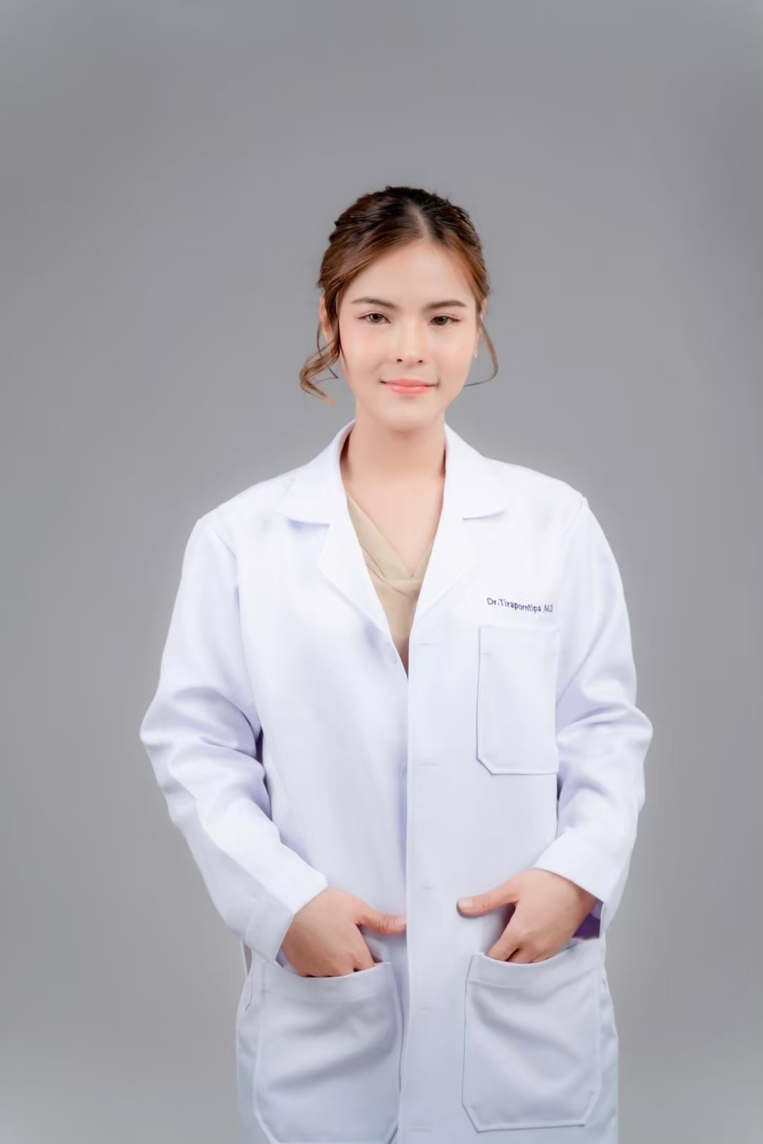 หมอเน พญ.ติรพรทิพา สิทธิธรรม